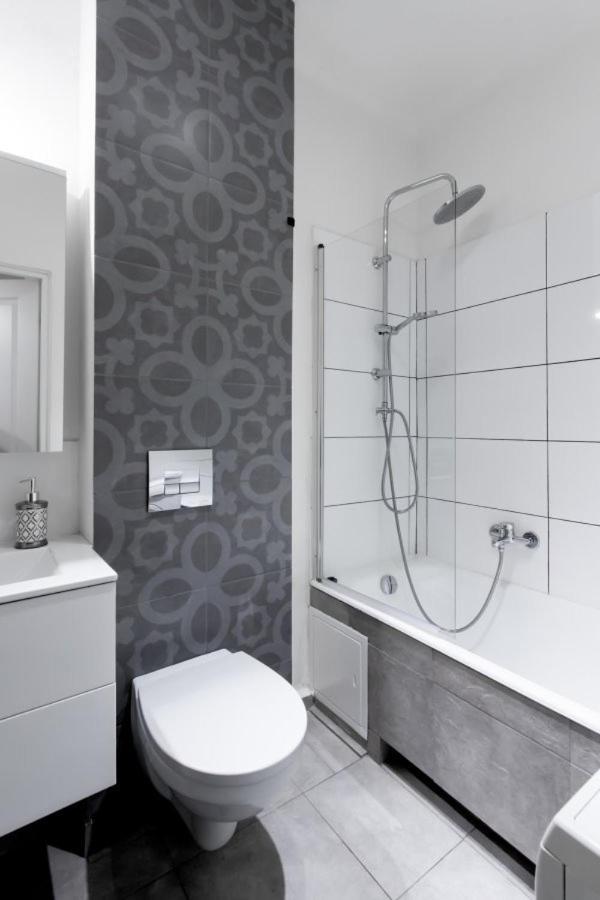 Clicktheflat Avenue Place Apart Rooms วอร์ซอ ภายนอก รูปภาพ